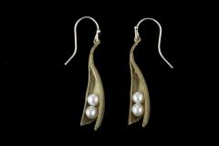 Pea Pod 2 Pearl Wire Earrings - Erbsenschote Ohrhänger mit 2 Perlen