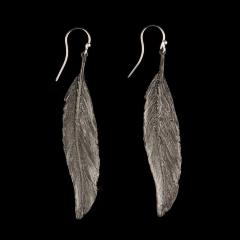 Feather Long Single Wire Earring - Feder Ohrhänger lang gold